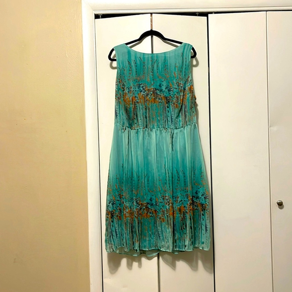 Dress Barn Dresses & Skirts - 🔥🔥🔥Dress Barn Floral Chiffon Fully Lined Dress w/Dramatic Back-Zip-Elastic Waist